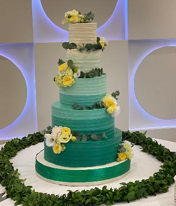 фото Багатоярусний весільний торт