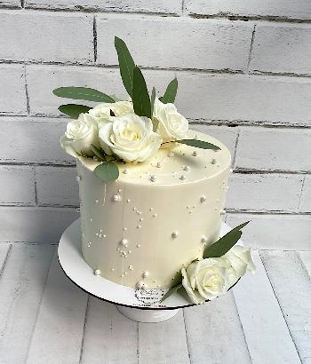 Торт з квітами на весілля