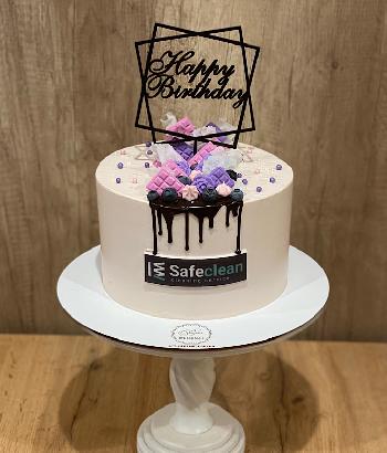 Торт з лого на день народження