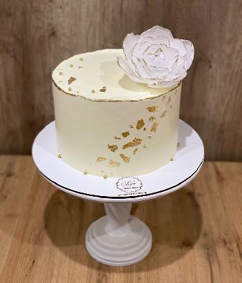 фото  Весільний торт з квіткою 