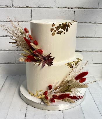 фото  Весільний торт з сухоцвітами