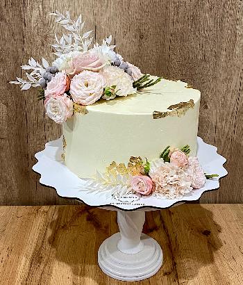 фото  Весільний торт з квітами