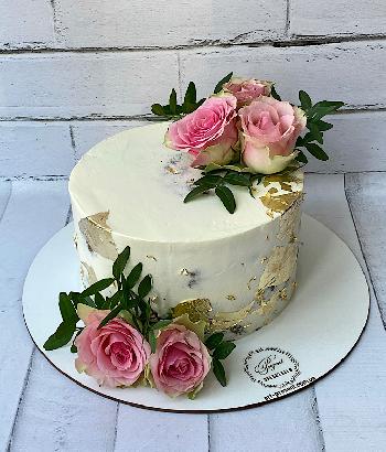 Торт з квітами для дружини